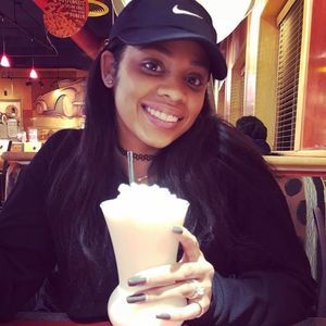 Meet your Posher, Tia